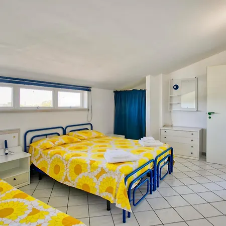 Gorgeous Home In Rosolini Nyaraló