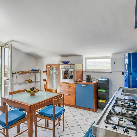 Gorgeous Home In Rosolini *