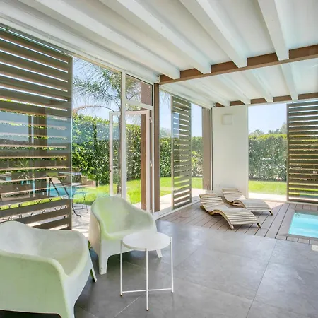 Dom wakacyjny Gorgeous Home In Rosolini