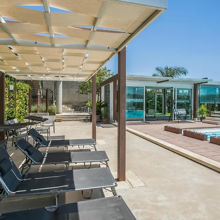 3 Bedroom Cozy In בית נופש רוסוליני