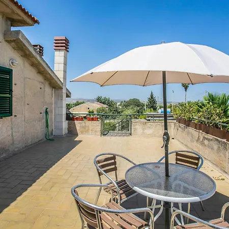 3 Bedroom Cozy In בית נופש רוסוליני