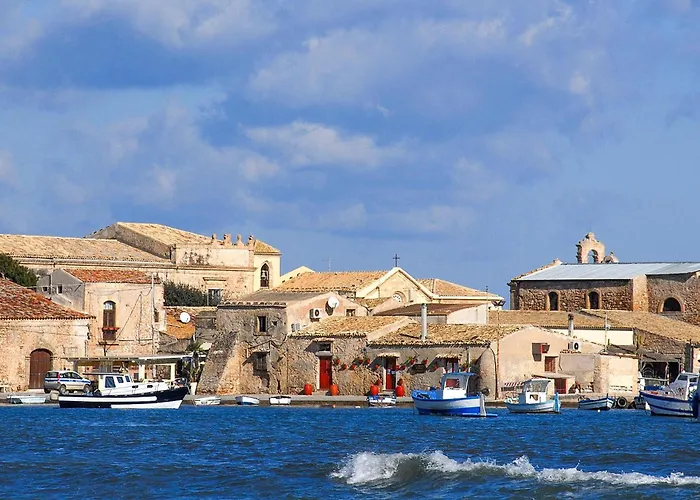 3 Bedroom Cozy In * Rosolini