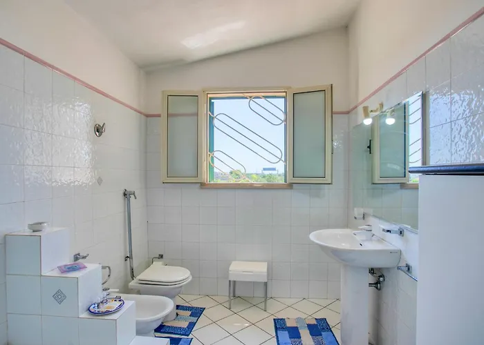 3 Bedroom Cozy In